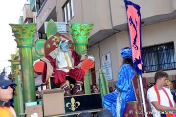 La Cabalgata Real recorre la zona comercial de Los Llanos de Telde (Foto Antonio Alí y Francisco Javier Santana)